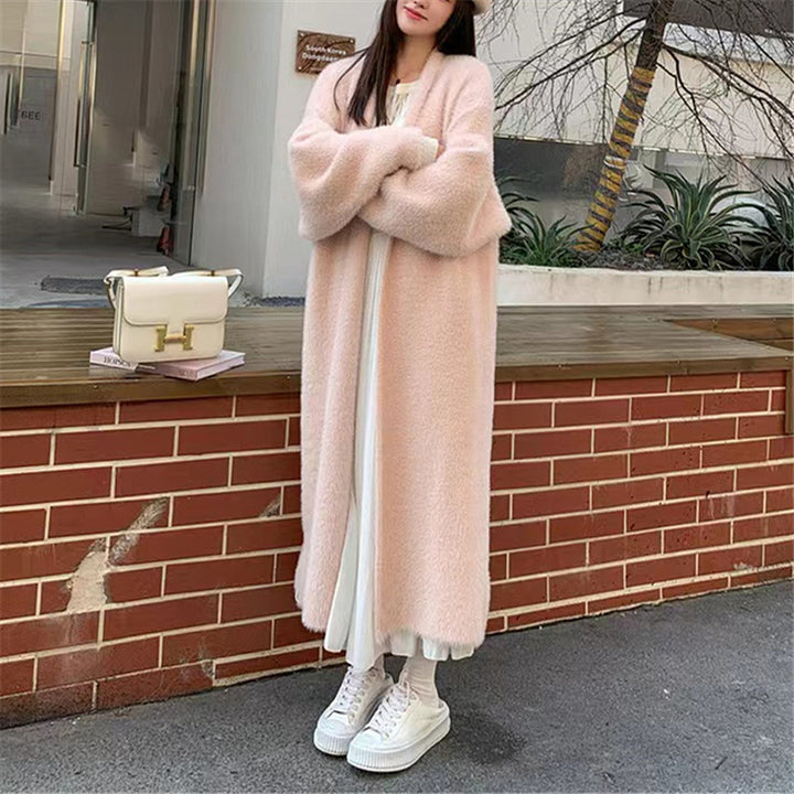 Kvinnes Fluffy Maxi Cardigan med Dyp V-Hals og Oversized Silhuett Skjora