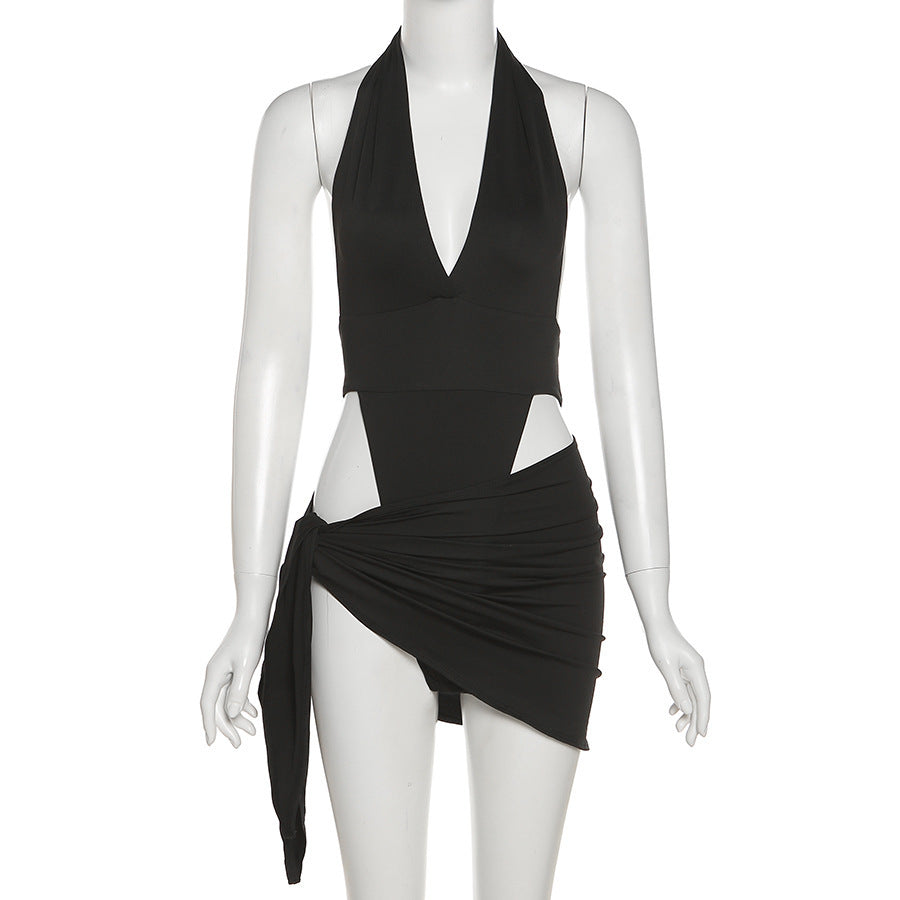 Dame badedrakt med dyp V-hals og trendy cut-out Skjora