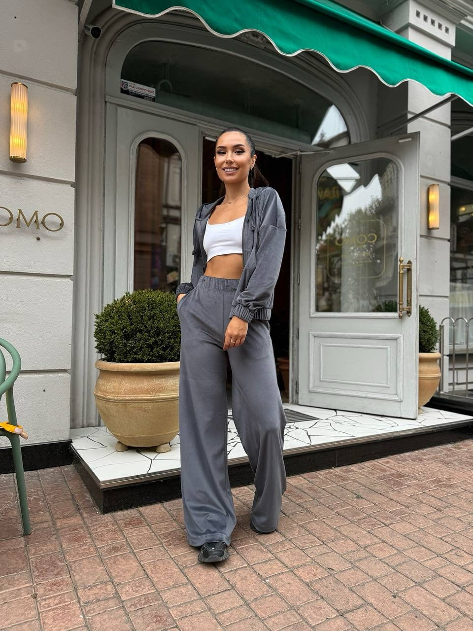 Kvinnelig sporty fløyels sweat suit med hette og komfortabel midje Skjora