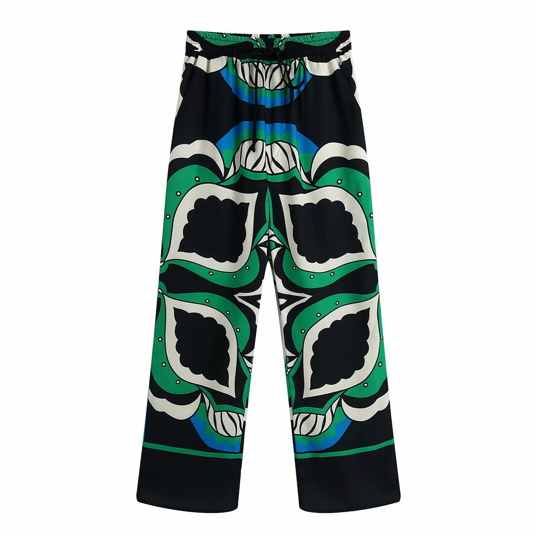 Damer stilige shorts med kreativt bladmønster Skjora