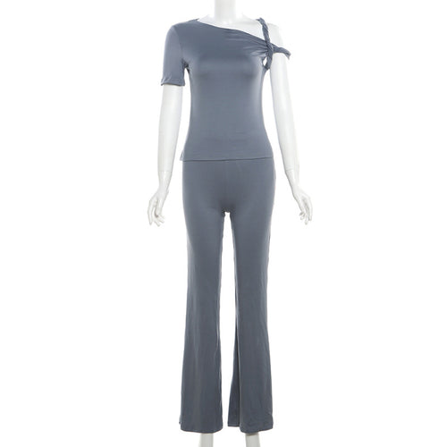 Damer Figurformet Jumpsuit med asymmetrisk snitt og elegant skulderfokus Skjora