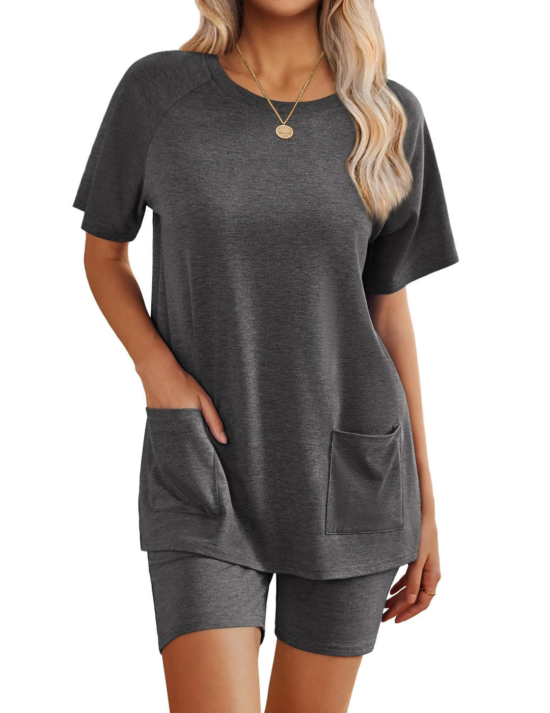 Dame Loungewear-set med behagelig vid passform og praktiske lommer Skjora