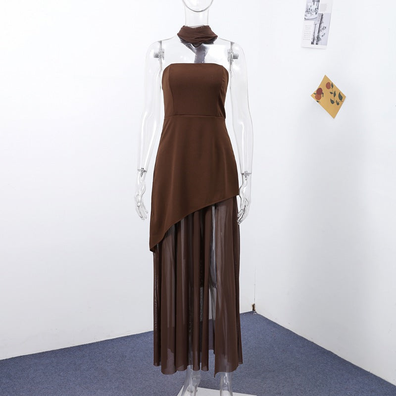 Dame off-shoulder aftenkjole med asymmetrisk snitt og elegant drapering Skjora