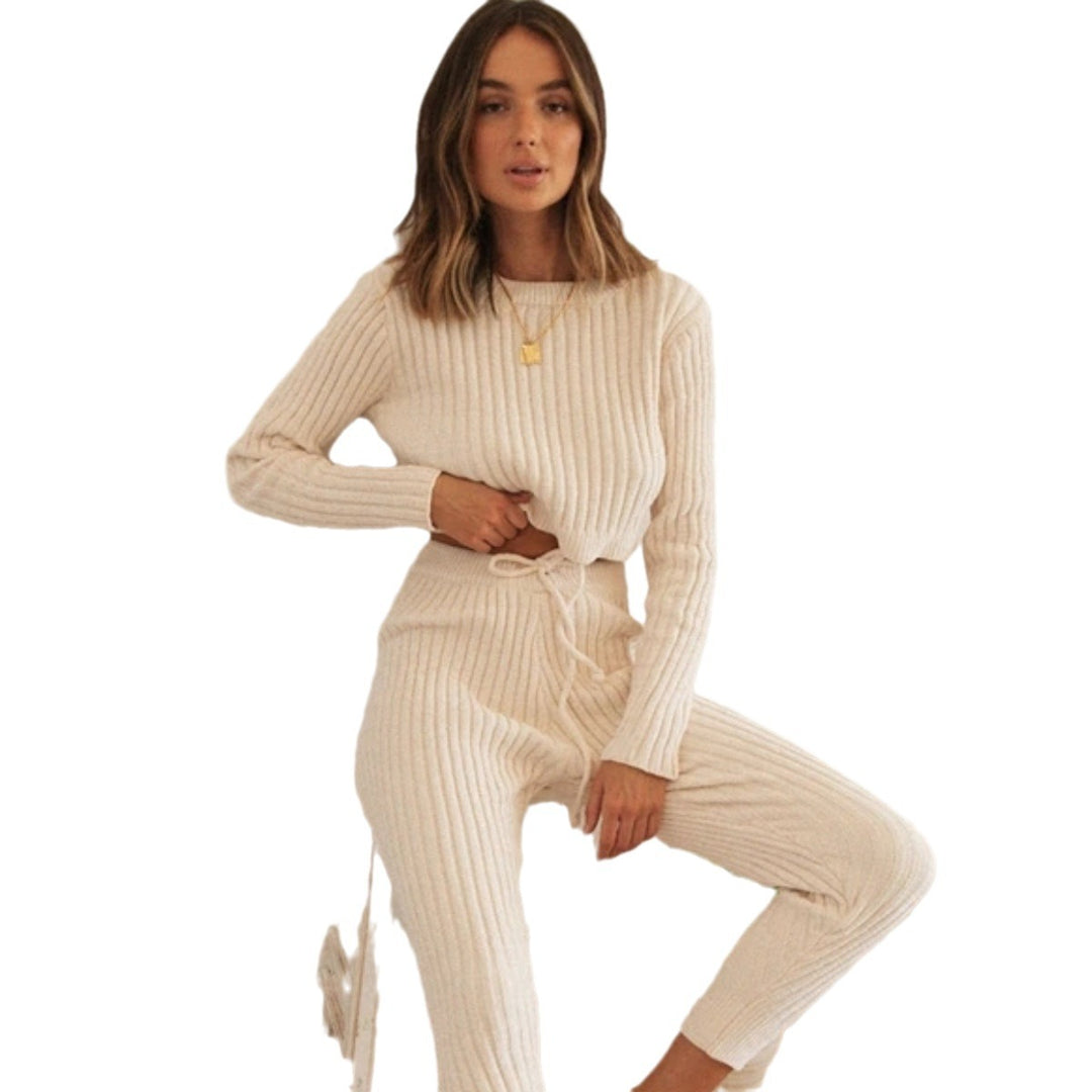 Kvinnens koselige strikket loungewear-sett med elastisk midjebånd og kort topp Skjora