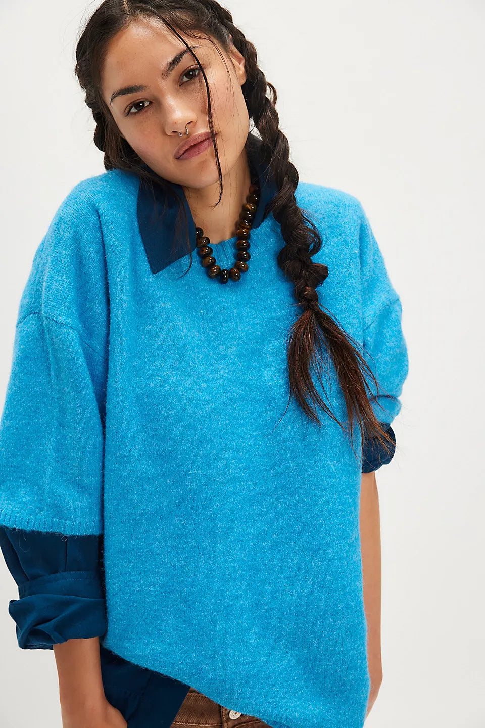 Dames Oversized Trui met Elegante Netmouwen en Delicaat Borduursel Patroon Skjora