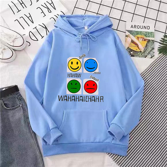 Kvinnehettegenser med livlig emoji-design Skjora