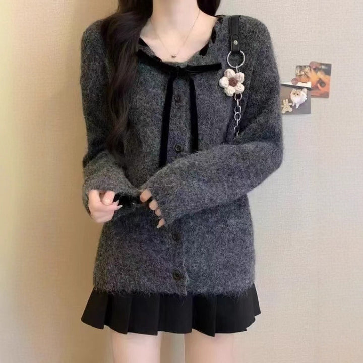 Kvinnes Cozy Cardigan med Fasionabel Krage og Knapper Detaljer Skjora