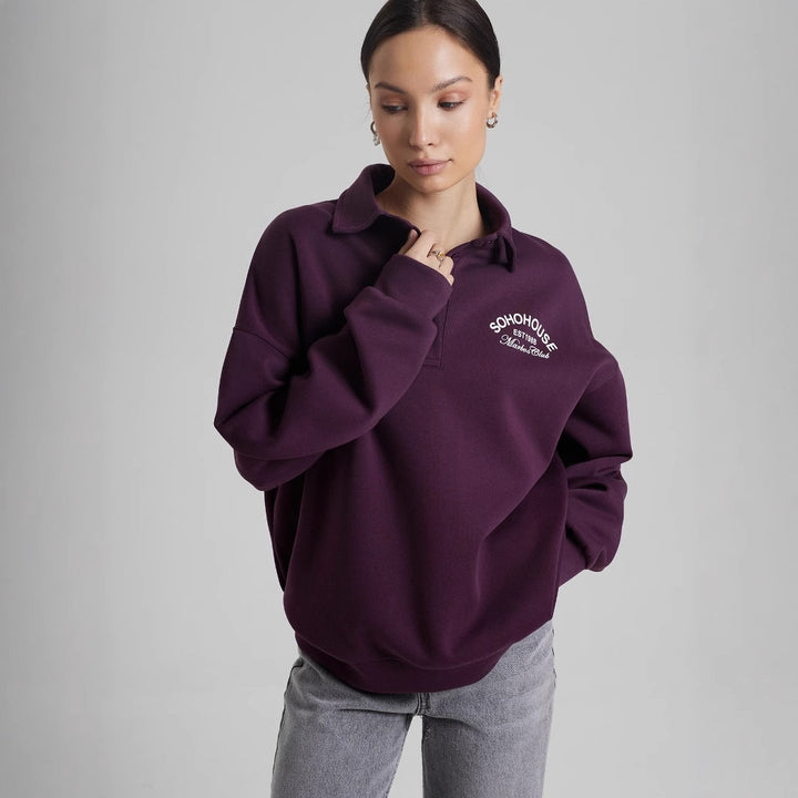 Kvinnes uformelle polo genser med en uformell passform og kontrasterende detaljer Skjora