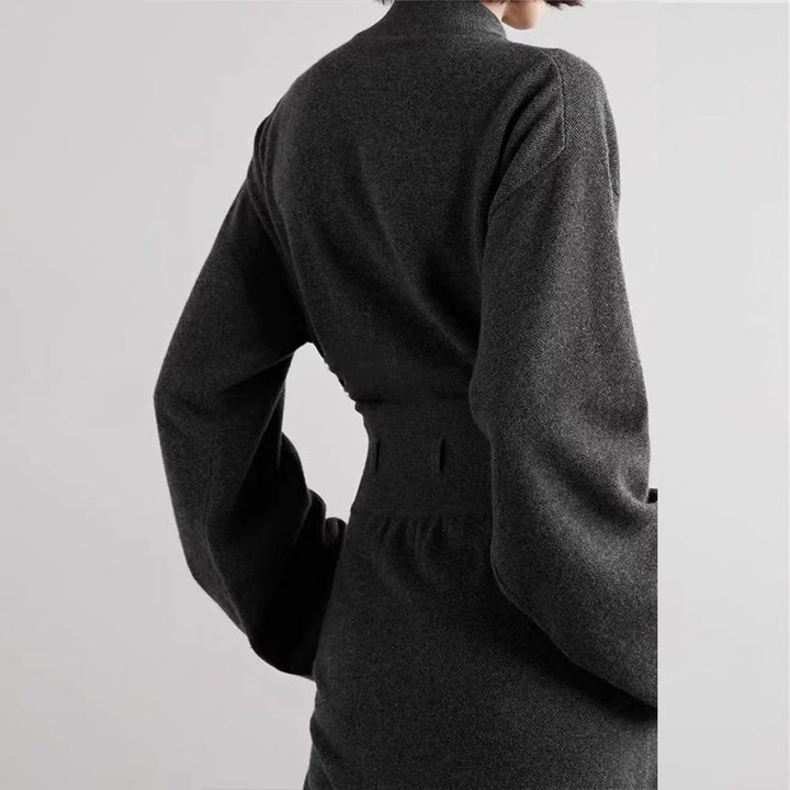 Damer elegant strikkekjole med belte i midjen Skjora