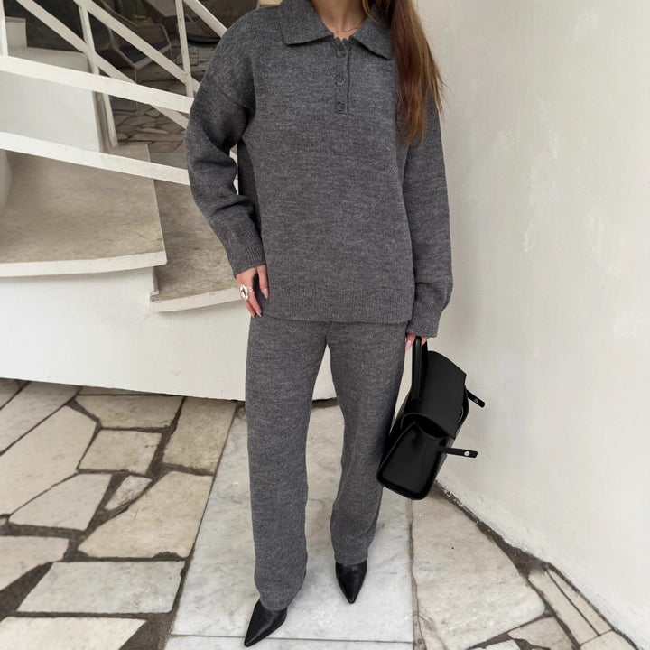 Kvinnes strikket loungewear-sett med elegant snitt og behagelig mykt materiale Skjora
