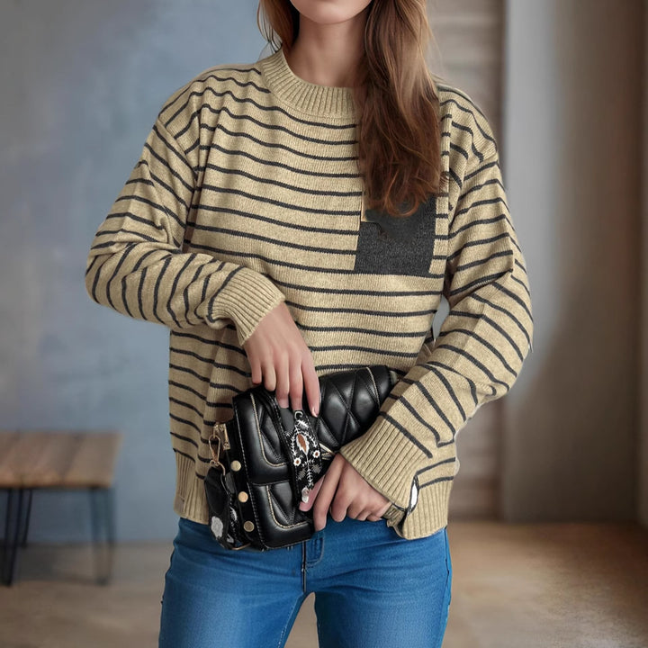 Kvinnes stripete genser med en avslappet passform og vide ermer Skjora