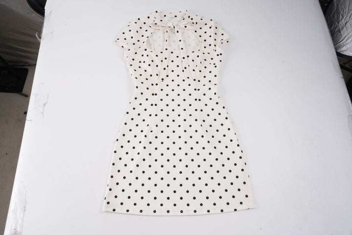 Dame Polka-Dots Minikjole med moderne krage og leken sløyfedetalj Skjora