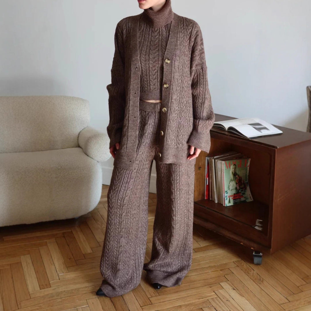 Damer strikket loungewear sett med løs passform og koselige detaljer Skjora