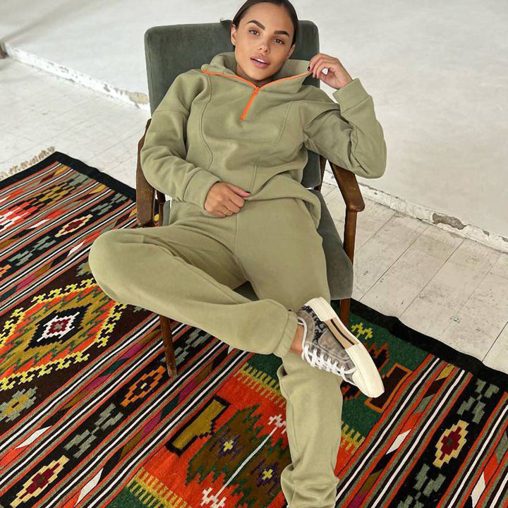 Women's sporty fleece loungewear set with practical zip Skjora