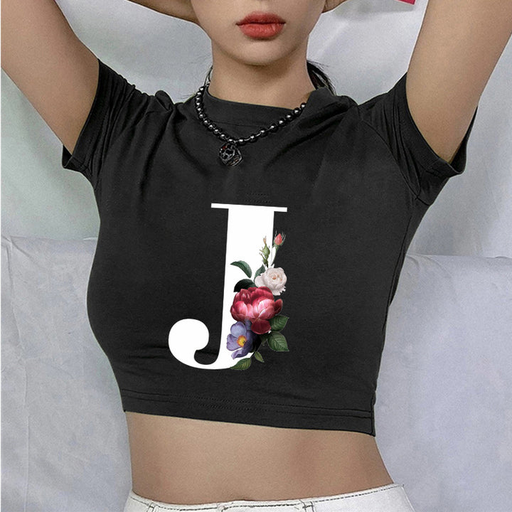 Dame cropped T-skjorte med blomstrede initialdesign Skjora