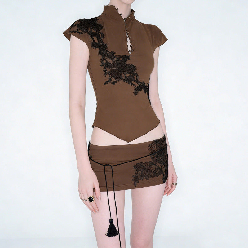 Dame Elegant spiss bluse med moderne krage og raffinerte knappdetaljer Skjora