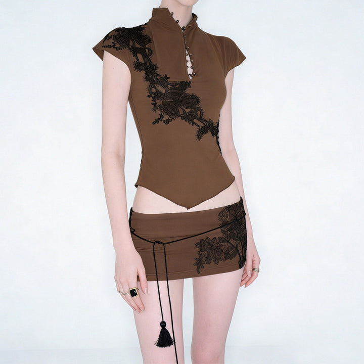 Dame Elegant spiss bluse med moderne krage og raffinerte knappdetaljer Skjora