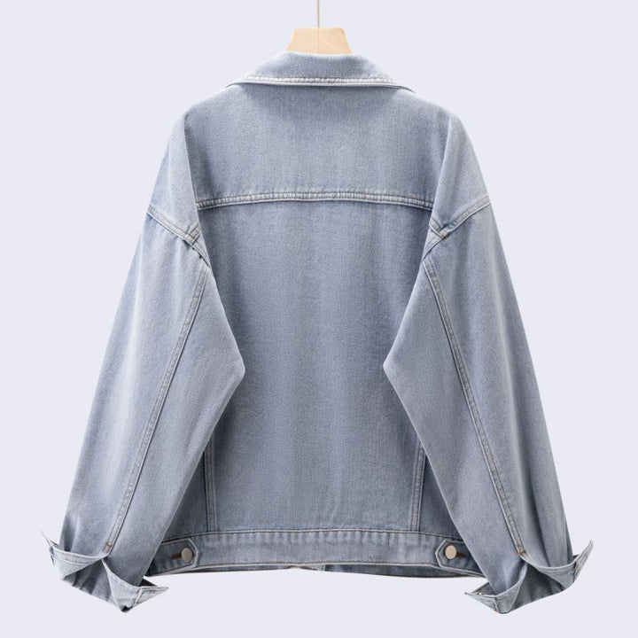 Dame fritids denimjakke i moderne oversized skjæring med brystlommer Skjora