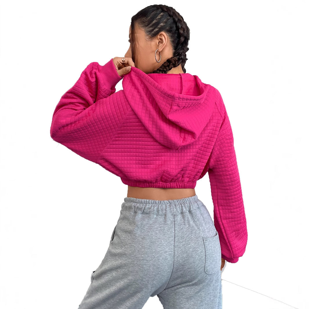 Kvinne cropped hettegenser med teksturert design Skjora