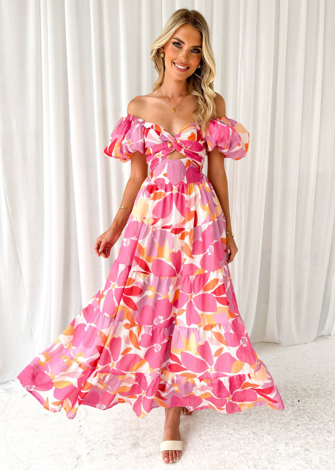 Kvinnes maxi kjole med voluminøse puff ermer og blomstermønster