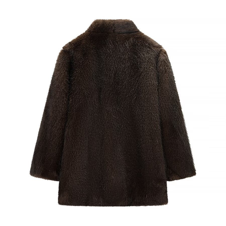 Kvinnens koselige faux fur-jakke med elegant krage og myk fôr Skjora