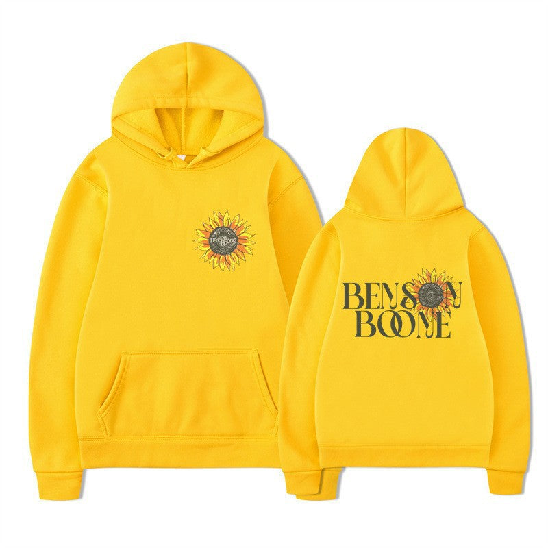 Dame hoodie med blomster grafisk design Skjora