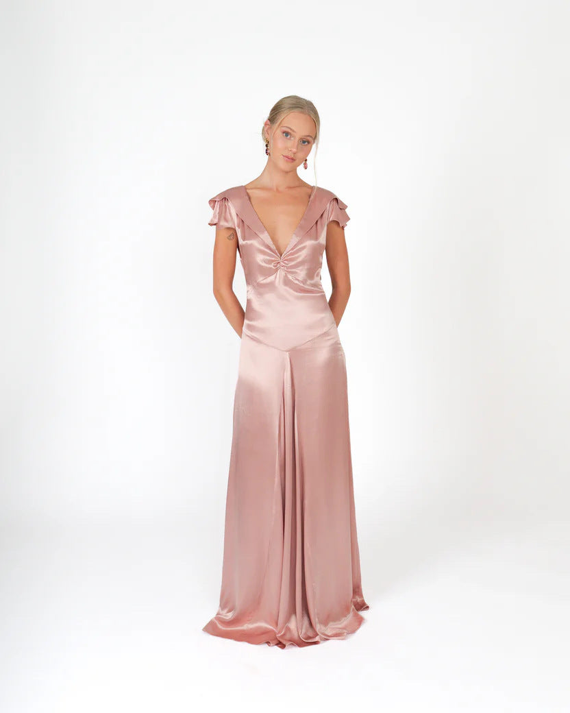 Damer Elegant og flytende Satin- jumpsuit Skjora