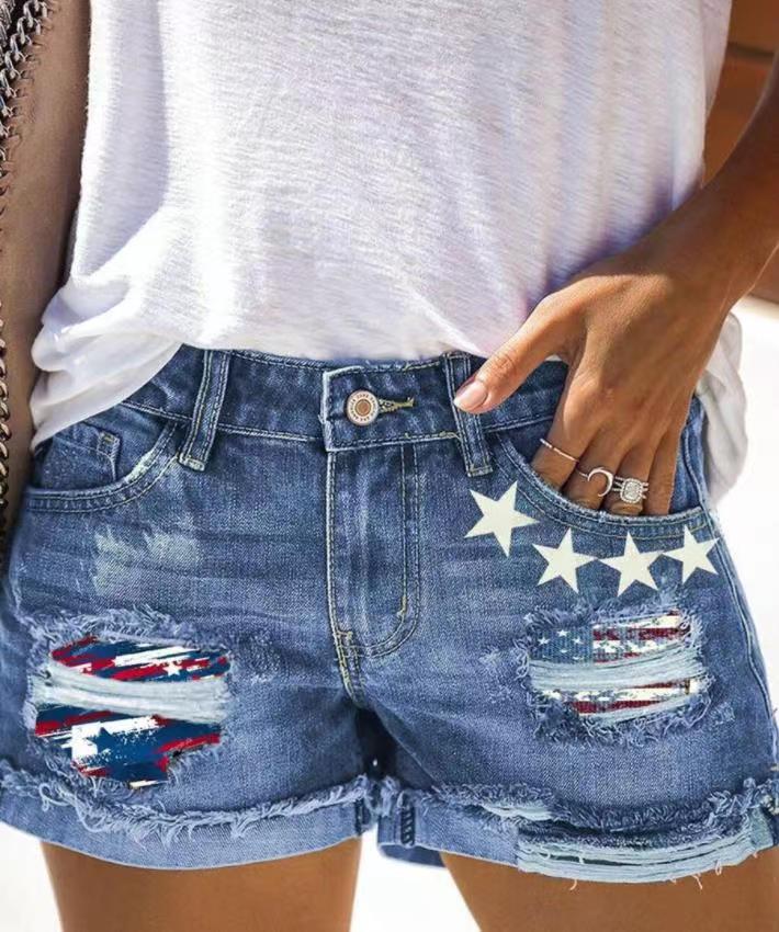 Dame Modische Destroyed Denim-Shorts med kreative applikasjoner Skjora