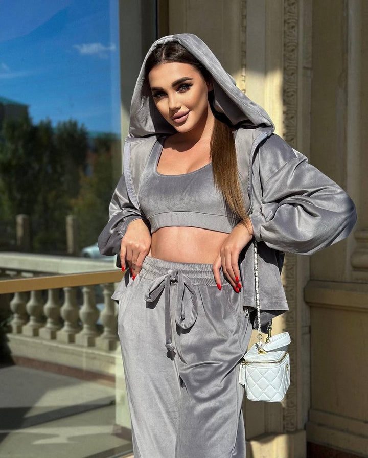 Damer moteriktig fløyels-loungewear-sett med hette Skjora