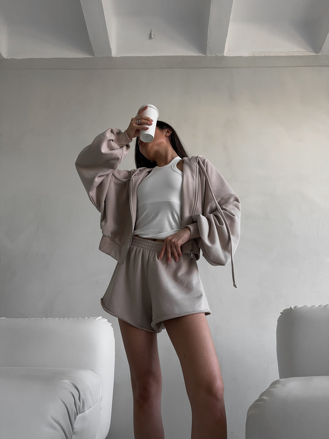 Dame casual sett med cropped topp og shorts Skjora