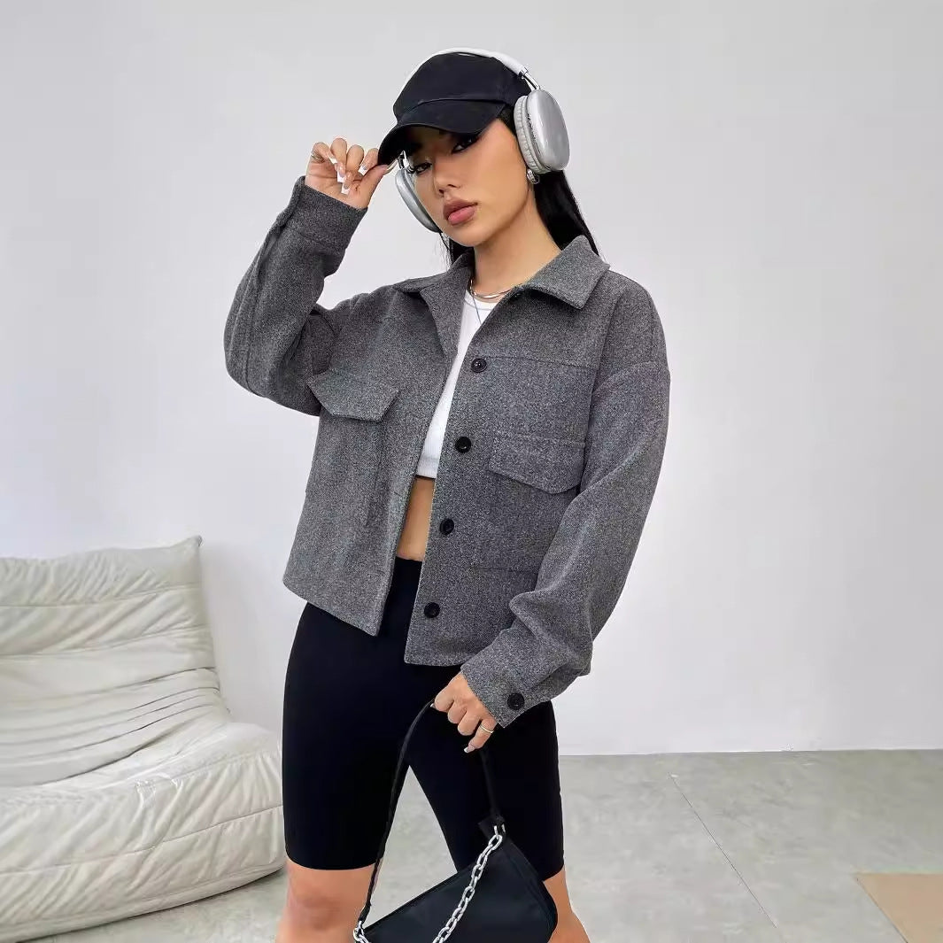 Dame casual oversized jakke med praktiske lommer og knapp-lukking Skjora