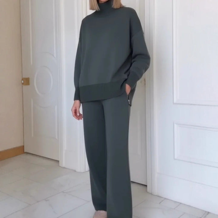 Kvinnelig komfortabel strikket loungewear-sett med høye halsgenser og vide bukser Skjora