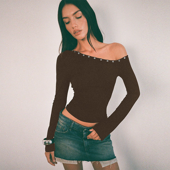 Kvinne Off-Shoulder Topp med Fasjonable Knapper og Figurformet Snitt