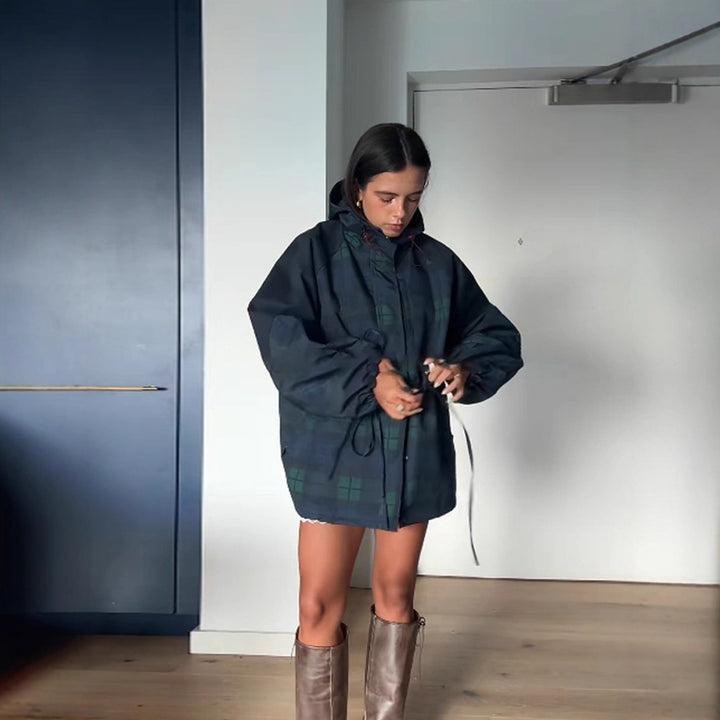 Kvinne casual jacket med trendy rutemønster og justerbart belte Skjora