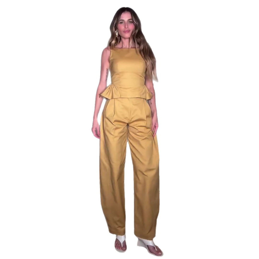 Kvinnes Elegant Jumpsuit med Peplum Detalj og Bred Ben