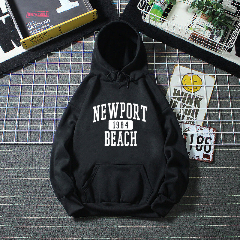 Damer hettegensere med nostalgisk Newport Beach trykk Skjora