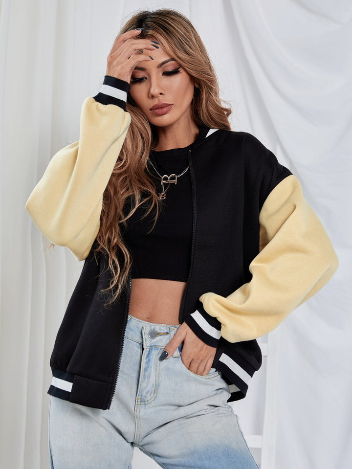 Dame sportjakke med trendy farger og avslappet snitt Skjora