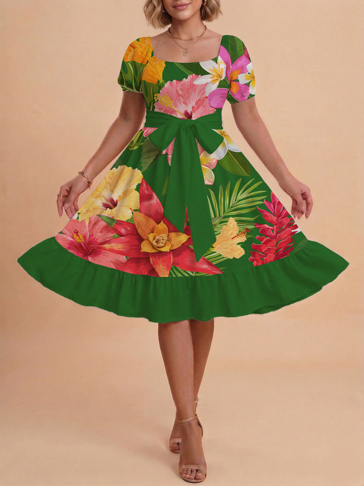 Damen modernes Blumenkleid mit elegantem Taillengürtel und asymmetrischem Saum Skjora