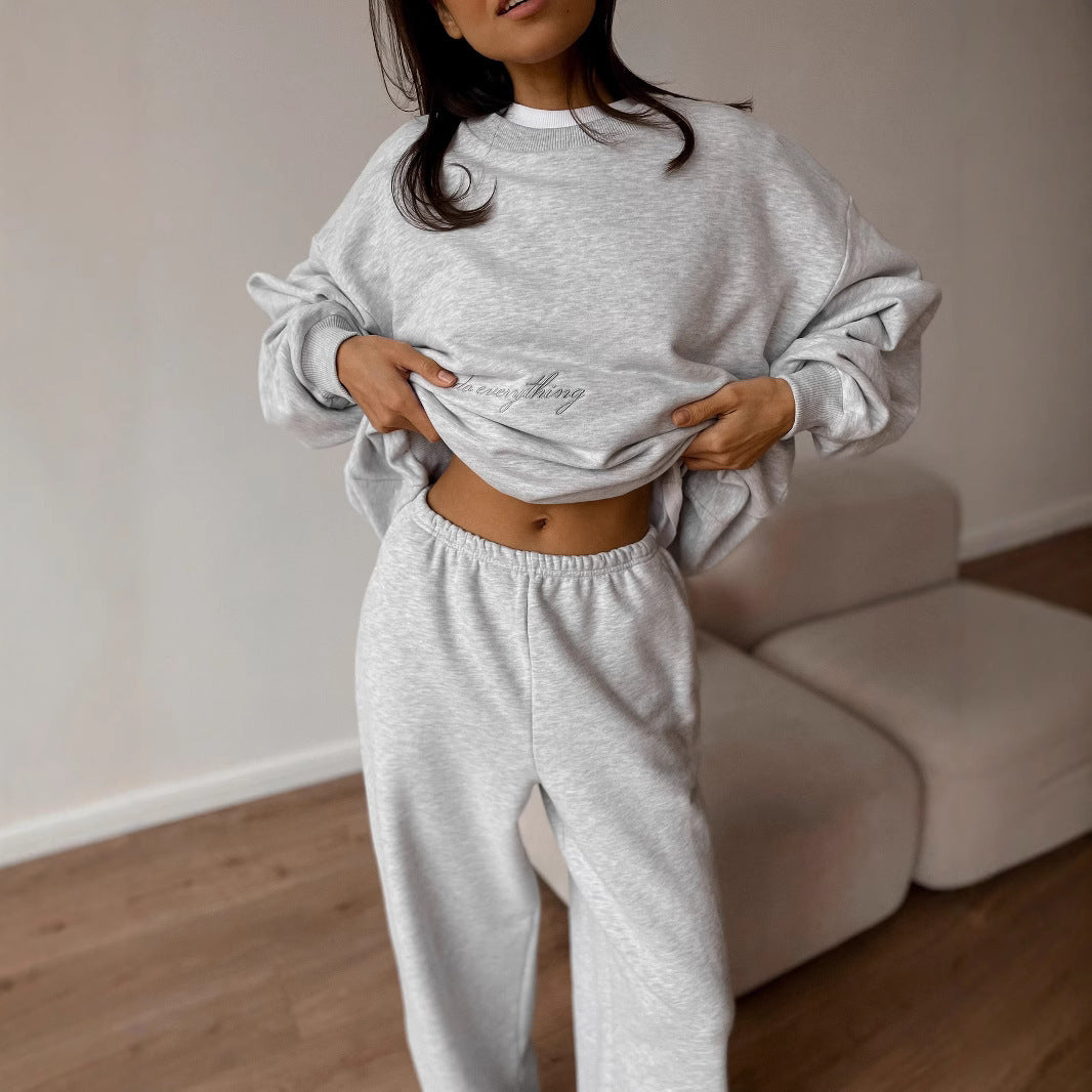 Kvinnens komfortable sweatshirt og bukse sett med elastisk livvidde Skjora