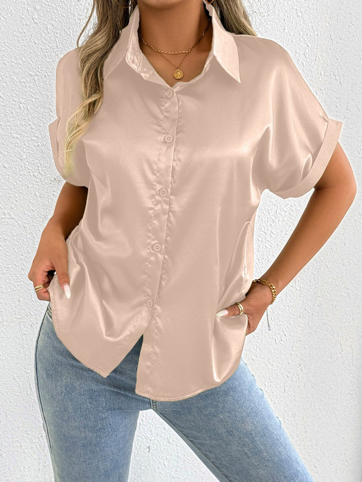 Dame satinbluse med avslappet snitt og elegant krage Skjora