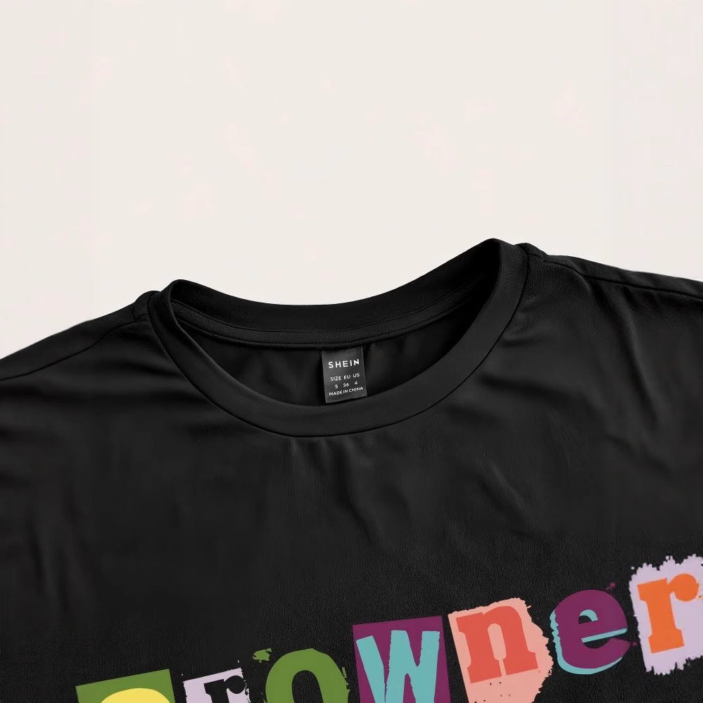 Dame Crop-T-skjorte med kreativt uforglemmelig statement Skjora