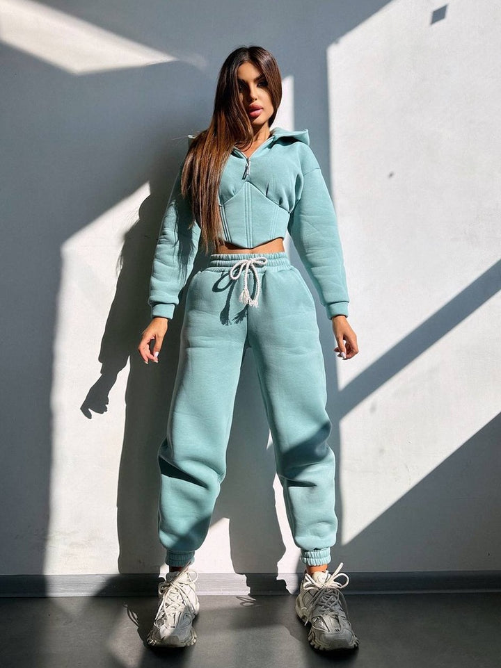 Kvinnegens cropped sweatshirt dress med høy krage og justerbar midje Skjora
