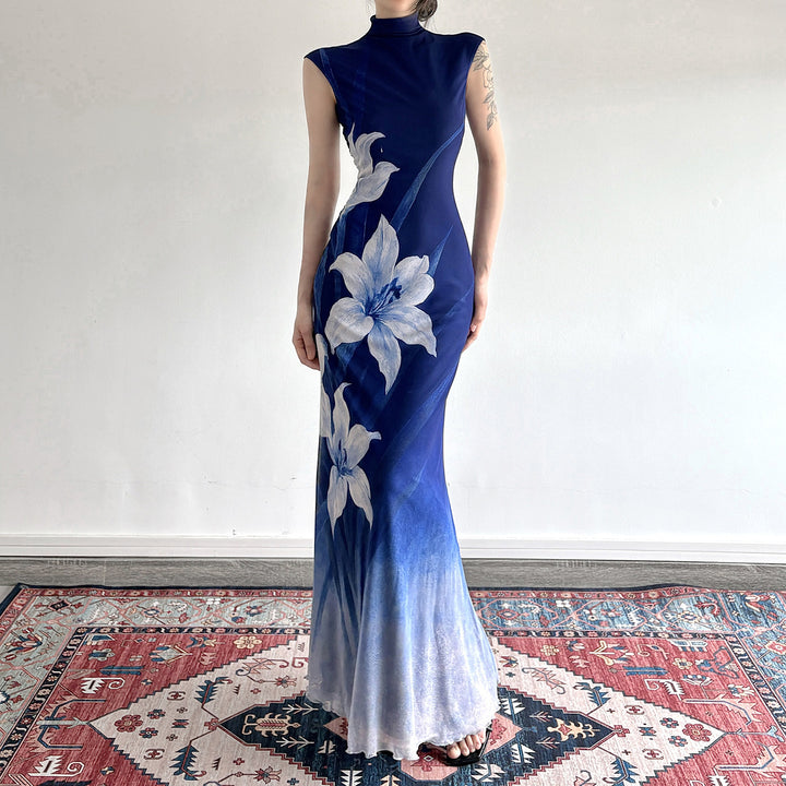 Dame maxikjole med blomsterdesign og elegant ståkrage Skjora