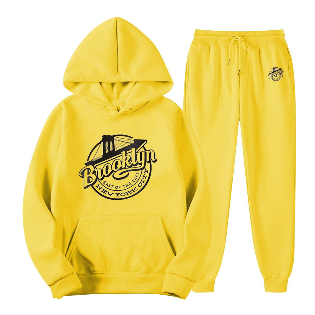 Kvinnes avslappende sweat suit med stilfull Brooklyn trykk Skjora