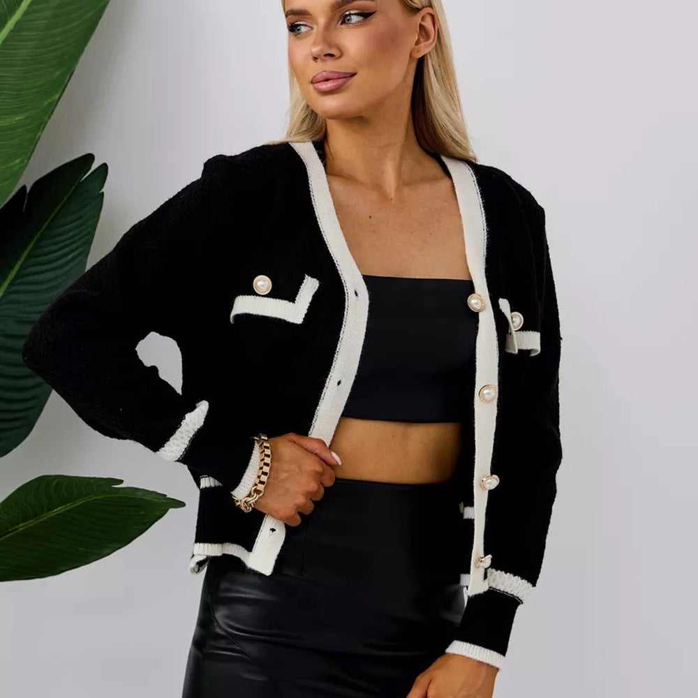 Kvinnelig moteriktig cardigan med elegante perleknapper og lommer Skjora