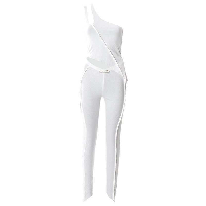 Dame asymmetrisk jumpsuit med moderne cut-out og elegant midjeform Skjora
