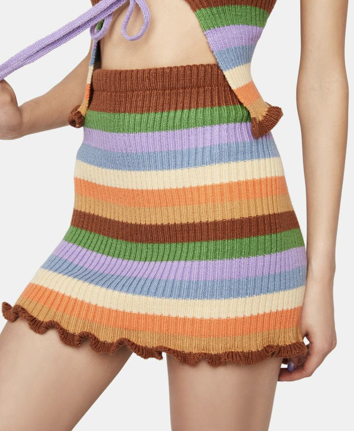 Dame figurnært Crop-Top med moteriktige striper og volangdetaljer Skjora