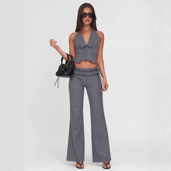 Damer elegant omslagsbluse med stilige krage og lekne detaljer Skjora