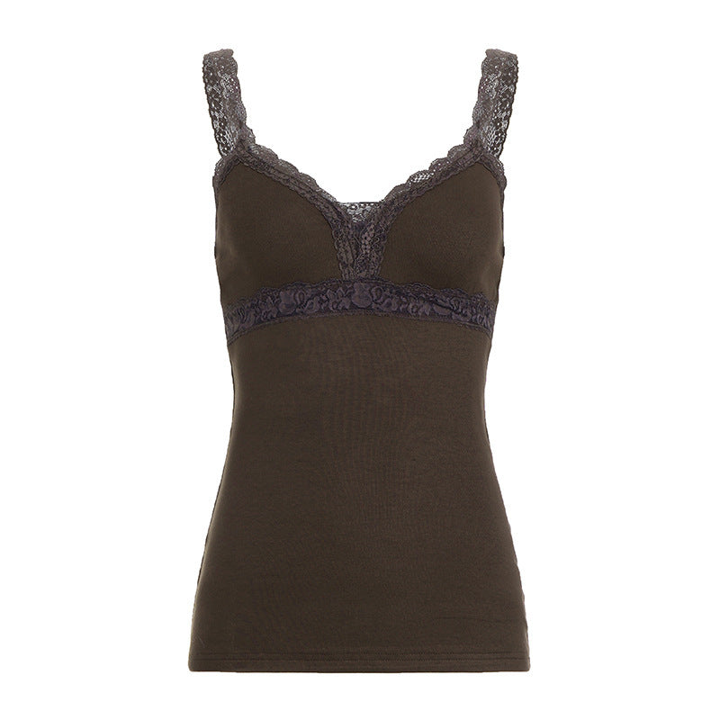 Dame spetsspennende stroppe-top med elegant design og delikate volanger Skjora