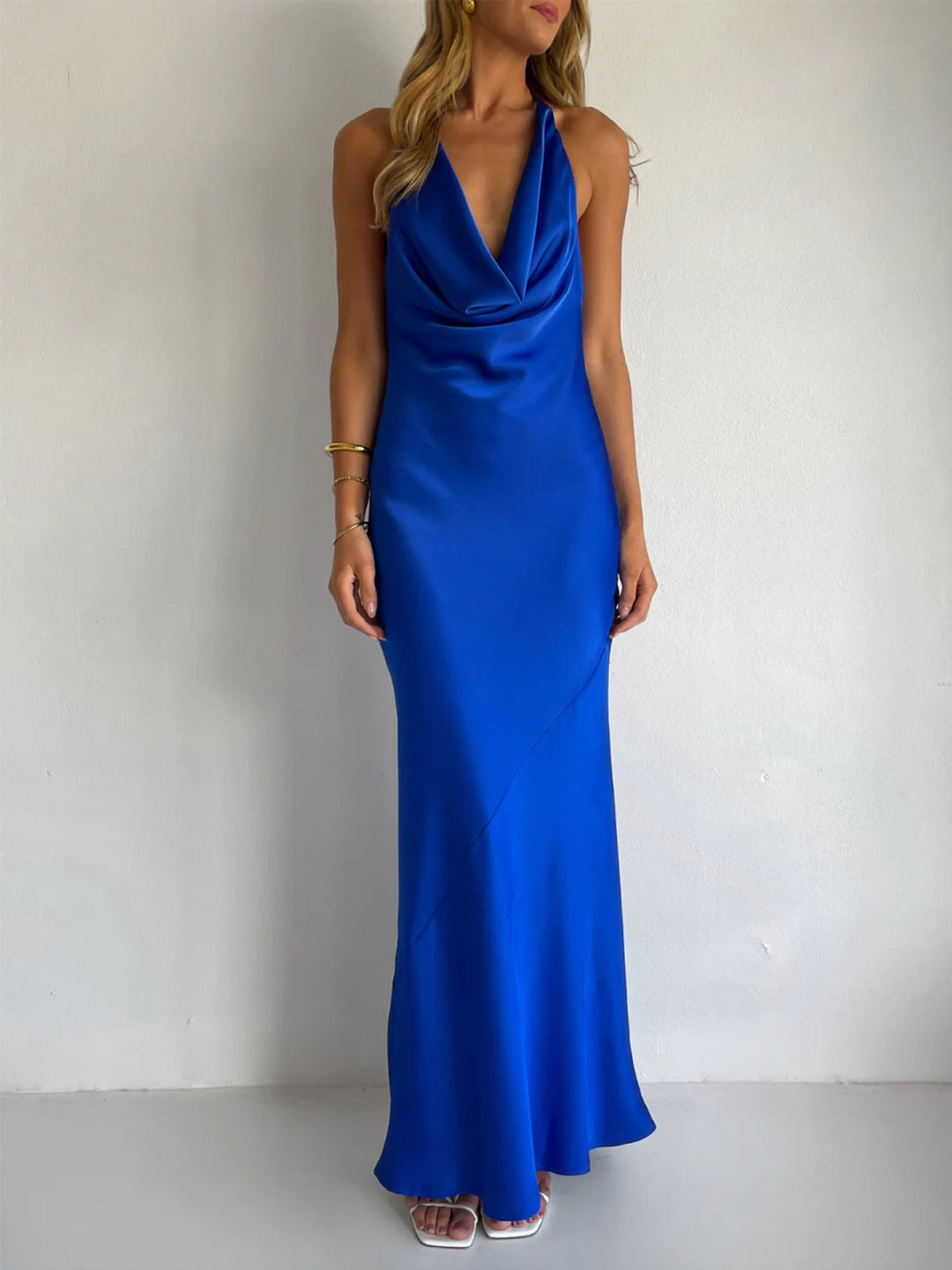 Kvinne maxi kjole med av- skuldrene design og elegant drapering design Skjora